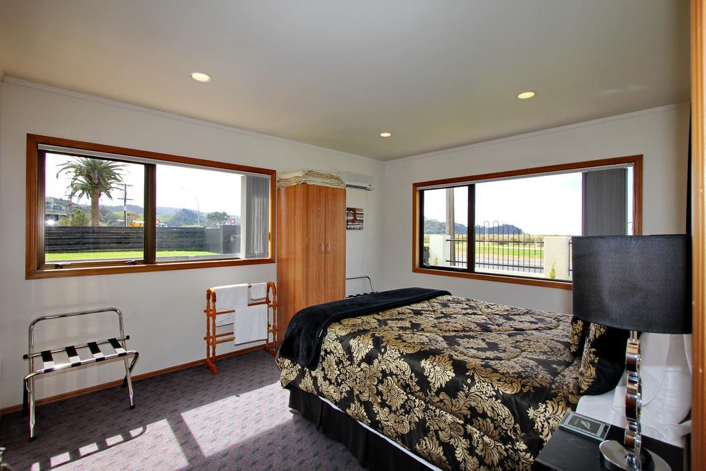 Absolute Beachview B & B Whitianga Habitación foto